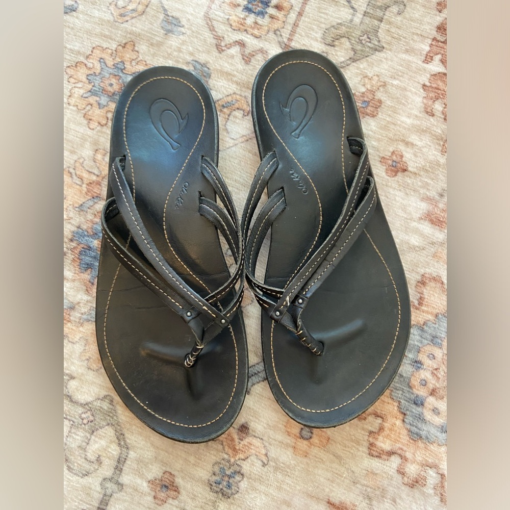 Olukai leather sandals size US 8